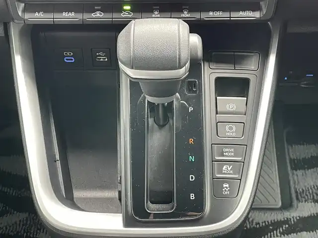 トヨタ ヴォクシー ハイブリッド S－Z 道央・札幌 2022(令4)年 4.3万km アティチュードブラックマイカ ４WD/寒冷地仕様/純正ディスプレイオーディオ（ナビ付）/CD/DVD/BT/フルセグ/プリクラッシュセーフティ/横滑り防止装置/レーダークルーズコントロール/レーンキープアシスト/パーキングアシスト/クリアランスソナー/プロアクティブドライビングアシスト/パーキングサポートブレーキ/ロードサインアシスト/バックカメラ/ビルトインETC2.0/ドライブレコーダー/EVMODE/DRIVEMODE切替/ワイパーデアイサー/両側パワースライドドア/ユニバーサルステップ/前席シートヒーター/ハーフレザーシート/革巻きステアリング/ステアリングリモコン/AC100V/電動パーキング/ブレーキホールド/プッシュスタート/スマートキー/LEDヘッドライト/オートライト/オートハイビーム/ヘッドライトレベライザー/電動格納ミラー/ウィンカーミラー/フロアマット/ドアバイザー