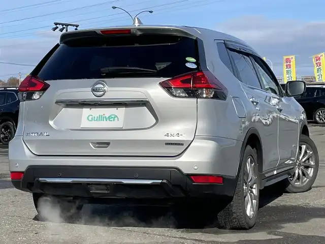 日産 エクストレイル ハイブリッド 20S 道央・札幌 2020(令2)年 8.8万km ブリリアントシルバー ４WD/純正SDナビ/AM/FM/BT/CD/AUX/ワンセグ/衝突被害軽減ブレーキ/横滑り防止装置/クルーズコントロール/ダウンヒルアシストコントロール/パーキングアシスト/クリアランスソナー/バックカメラ/サイドカメラ/フロントカメラ/全方位カメラ/アラウンドビューモニター/ビルトインETC/レザーシート/ステアリングリモコン/ECON/プッシュスタート/スマートキー/ハロゲンヘッドライト/オートライト/フォグランプ/ヘッドライトレベライザー/電動格納ミラー/ウィンカーミラー/社外フロアマット/ドアバイザー/スペアキー/スチールホイール付夏タイヤ積込/　（純正ホイールキャップ有）/225/65/R17/2019年/山3mm