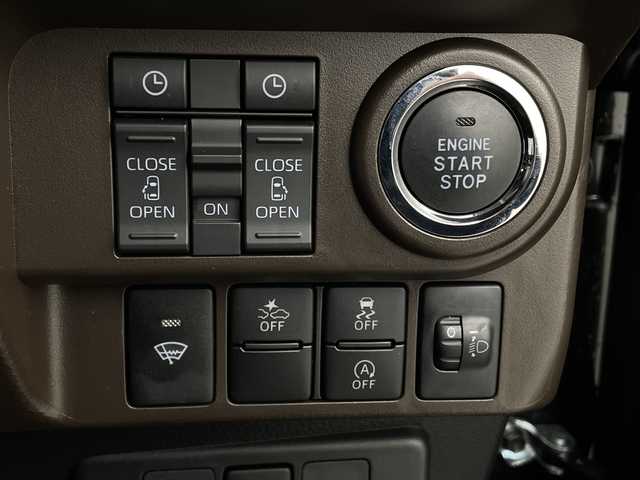 トヨタ ルーミー G 新潟県 2024(令6)年 0.8万km ブラックマイカメタリック 4WD/スマートアシスト/メモリナビ/　CD/DVD/Bluetooth/フルセグ/バックカメラ/両側パワースライドドア/LEDオートライト/シートヒーター/ステアリングリモコン/レーンキープアシスト/フォグランプ/電格ミラー/ウィンカーミラー/スマートキー/ビルトインETC