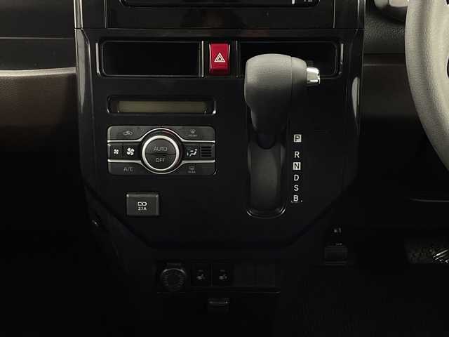 トヨタ ルーミー G 新潟県 2024(令6)年 0.8万km ブラックマイカメタリック 4WD/スマートアシスト/メモリナビ/　CD/DVD/Bluetooth/フルセグ/バックカメラ/両側パワースライドドア/LEDオートライト/シートヒーター/ステアリングリモコン/レーンキープアシスト/フォグランプ/電格ミラー/ウィンカーミラー/スマートキー/ビルトインETC