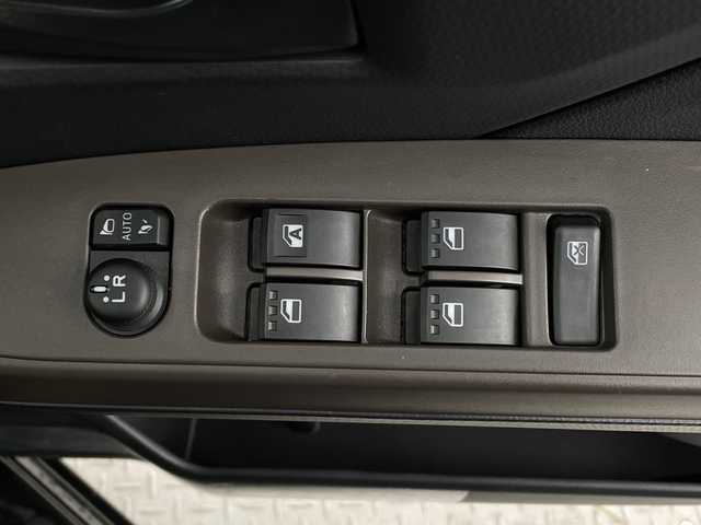 トヨタ ルーミー G 新潟県 2024(令6)年 0.8万km ブラックマイカメタリック 4WD/スマートアシスト/メモリナビ/　CD/DVD/Bluetooth/フルセグ/バックカメラ/両側パワースライドドア/LEDオートライト/シートヒーター/ステアリングリモコン/レーンキープアシスト/フォグランプ/電格ミラー/ウィンカーミラー/スマートキー/ビルトインETC