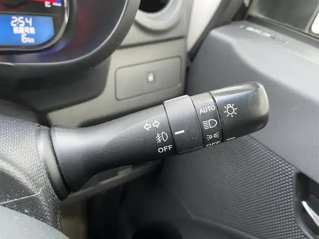 ダイハツ ムーヴ カスタム X 道北・旭川 2013(平25)年 5.3万km ブラックマイカメタリック (株)IDOMが運営する【じしゃロン旭川店】の自社ローン対象車両になります。こちらは現金ご利用時の価格です。/自社ローンご希望の方は別途その旨お申付け下さい/　/・社外オーディオ(CD/BT)/・エコアイドル/・電動格納ウィンカーミラー/・フロントデアイサー/・リアデフォッガー/・プッシュスタート/・スマートキー1個/・フォグランプ/・オートライト/・現車装着サマータイヤ 純正AW155/65R14