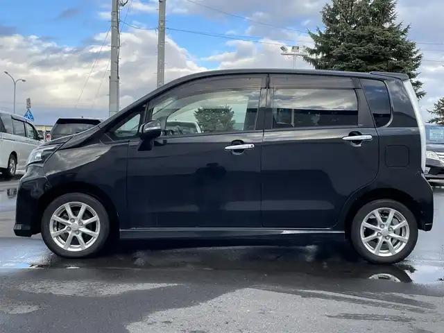 ダイハツ ムーヴ カスタム X 道北・旭川 2013(平25)年 5.3万km ブラックマイカメタリック (株)IDOMが運営する【じしゃロン旭川店】の自社ローン対象車両になります。こちらは現金ご利用時の価格です。/自社ローンご希望の方は別途その旨お申付け下さい/　/・社外オーディオ(CD/BT)/・エコアイドル/・電動格納ウィンカーミラー/・フロントデアイサー/・リアデフォッガー/・プッシュスタート/・スマートキー1個/・フォグランプ/・オートライト/・現車装着サマータイヤ 純正AW155/65R14