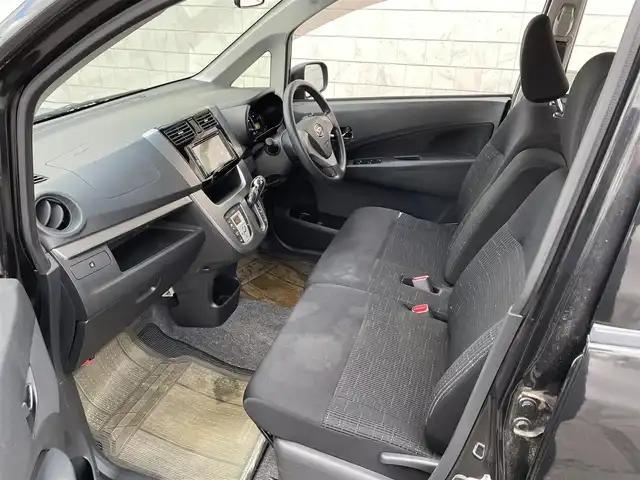 ダイハツ ムーヴ カスタム X 道北・旭川 2013(平25)年 5.3万km ブラックマイカメタリック (株)IDOMが運営する【じしゃロン旭川店】の自社ローン対象車両になります。こちらは現金ご利用時の価格です。/自社ローンご希望の方は別途その旨お申付け下さい/　/・社外オーディオ(CD/BT)/・エコアイドル/・電動格納ウィンカーミラー/・フロントデアイサー/・リアデフォッガー/・プッシュスタート/・スマートキー1個/・フォグランプ/・オートライト/・現車装着サマータイヤ 純正AW155/65R14