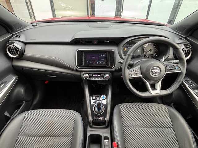 日産 キックス X 宮城県 2020(令2)年 3.7万km ラディアントレッド 登録時走行距離36519km/カープレイ対応ナビ/Alexa/AAC/ステアリングヒーター/ステアリングリモコン/デジタルインナーミラー/アラウンドビューモニター/プロパイロット/コーナーセンサー/ドライブレコーダー/ビルトインETC/ハーフレザーシート/シートヒーター（D＋N席）/純正アルミホイール/衝突軽減システム/純正LEDヘッドライト/スペアキー有/プッシュスタート