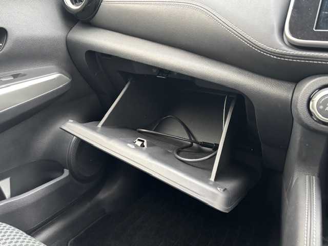 日産 キックス X 宮城県 2020(令2)年 3.7万km ラディアントレッド 登録時走行距離36519km/カープレイ対応ナビ/Alexa/AAC/ステアリングヒーター/ステアリングリモコン/デジタルインナーミラー/アラウンドビューモニター/プロパイロット/コーナーセンサー/ドライブレコーダー/ビルトインETC/ハーフレザーシート/シートヒーター（D＋N席）/純正アルミホイール/衝突軽減システム/純正LEDヘッドライト/スペアキー有/プッシュスタート