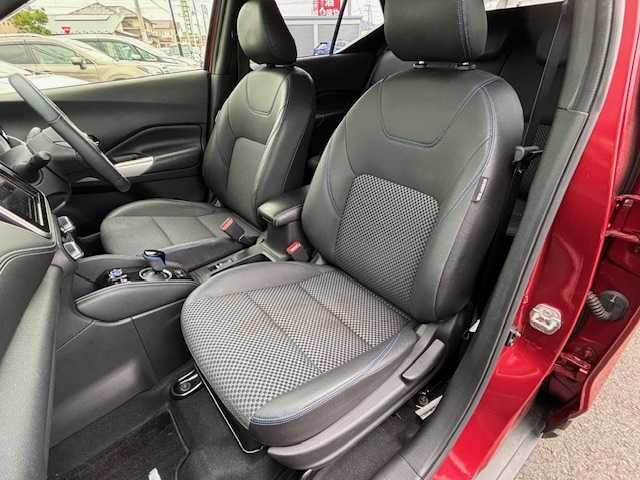 日産 キックス X 宮城県 2020(令2)年 3.7万km ラディアントレッド 登録時走行距離36519km/カープレイ対応ナビ/Alexa/AAC/ステアリングヒーター/ステアリングリモコン/デジタルインナーミラー/アラウンドビューモニター/プロパイロット/コーナーセンサー/ドライブレコーダー/ビルトインETC/ハーフレザーシート/シートヒーター（D＋N席）/純正アルミホイール/衝突軽減システム/純正LEDヘッドライト/スペアキー有/プッシュスタート