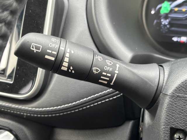 日産 キックス X 宮城県 2020(令2)年 3.7万km ラディアントレッド 登録時走行距離36519km/カープレイ対応ナビ/Alexa/AAC/ステアリングヒーター/ステアリングリモコン/デジタルインナーミラー/アラウンドビューモニター/プロパイロット/コーナーセンサー/ドライブレコーダー/ビルトインETC/ハーフレザーシート/シートヒーター（D＋N席）/純正アルミホイール/衝突軽減システム/純正LEDヘッドライト/スペアキー有/プッシュスタート