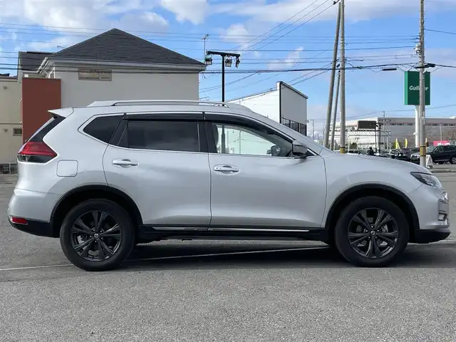 日産 エクストレイル 20Xi Vセレクション 道央・札幌 2020(令2)年 5.8万km ブリリアントシルバー ４WD/純正ディーラーOPナビ/CD/DVD/BD/BT/フルセグ/プロパイロット/エマージェンシーブレーキ/横滑り防止装置/レーダークルーズコントロール/ヒルディセントコントロール/レーンキープアシスト/ハンドルアシスト/クリアランスソナー/アラウンドビューモニター/ビルトインETC/ドライブレコーダー/アイドリングストップ/デジタルインナーミラー/トランスファー切替/パワーバックドア/前席パワーシート/全席シートヒーター/カプロンシート/革巻きステアリング/ステアリングリモコン/電動パーキング/オートブレーキホールド/プッシュスタート/スマートキー/LEDヘッドライト/オートライト/フォグランプ/電動格納ミラー/ヒーテッドドアミラー/ウィンカーミラー/純正フロアマット/ドアバイザー