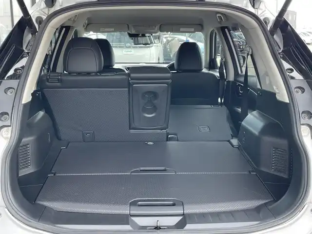 日産 エクストレイル 20Xi Vセレクション 道央・札幌 2020(令2)年 5.8万km ブリリアントシルバー ４WD/純正ディーラーOPナビ/CD/DVD/BD/BT/フルセグ/プロパイロット/エマージェンシーブレーキ/横滑り防止装置/レーダークルーズコントロール/ヒルディセントコントロール/レーンキープアシスト/ハンドルアシスト/クリアランスソナー/アラウンドビューモニター/ビルトインETC/ドライブレコーダー/アイドリングストップ/デジタルインナーミラー/トランスファー切替/パワーバックドア/前席パワーシート/全席シートヒーター/カプロンシート/革巻きステアリング/ステアリングリモコン/電動パーキング/オートブレーキホールド/プッシュスタート/スマートキー/LEDヘッドライト/オートライト/フォグランプ/電動格納ミラー/ヒーテッドドアミラー/ウィンカーミラー/純正フロアマット/ドアバイザー