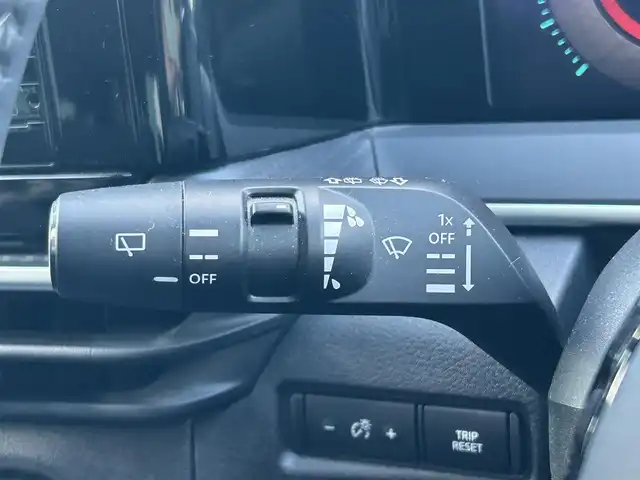 日産 ノート X 群馬県 2023(令5)年 1.9万km ピュアホワイトパール ワンオーナー/寒冷地仕様/純正メモリナビ/　(AM/FM/TV/BT/SD)/アラウンドビューモニター/エマージェンシーブレーキ/レーンキープアシスト/ブラインドスポットモニター/ふらつき警報/スマートルームミラー/AUTOライト/AUTOハイビーム/純正フロアマット/純正ドアバイザー/前席シートヒーター/ステアリングヒーター/LEDヘッドライト/取扱説明書/保証書/スペアキー