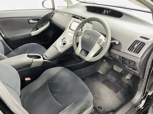 トヨタ プリウス S 福島県 2014(平26)年 7.6万km ブラック 純正７インチナビ/・型番；NSZN-W64T/・フルセグ/TV/SD/CD/DVD/BT/AM/FM/HIDオートライト/・フォグライト/電動格納ミラー/・ウィンカーミラー/ステアリングスイッチ/純正フロアマット/純正ドアバイザー/プッシュスタート/・スマートキー