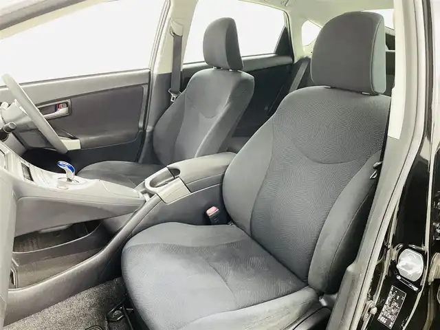 トヨタ プリウス S 福島県 2014(平26)年 7.6万km ブラック 純正７インチナビ/・型番；NSZN-W64T/・フルセグ/TV/SD/CD/DVD/BT/AM/FM/HIDオートライト/・フォグライト/電動格納ミラー/・ウィンカーミラー/ステアリングスイッチ/純正フロアマット/純正ドアバイザー/プッシュスタート/・スマートキー