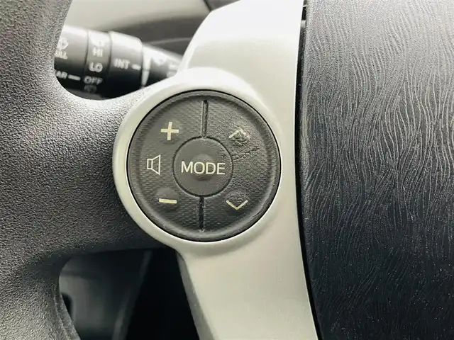 トヨタ プリウス S 福島県 2014(平26)年 7.6万km ブラック 純正７インチナビ/・型番；NSZN-W64T/・フルセグ/TV/SD/CD/DVD/BT/AM/FM/HIDオートライト/・フォグライト/電動格納ミラー/・ウィンカーミラー/ステアリングスイッチ/純正フロアマット/純正ドアバイザー/プッシュスタート/・スマートキー