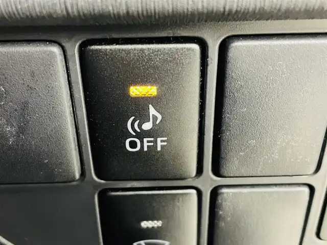 トヨタ プリウス S 福島県 2014(平26)年 7.6万km ブラック 純正７インチナビ/・型番；NSZN-W64T/・フルセグ/TV/SD/CD/DVD/BT/AM/FM/HIDオートライト/・フォグライト/電動格納ミラー/・ウィンカーミラー/ステアリングスイッチ/純正フロアマット/純正ドアバイザー/プッシュスタート/・スマートキー