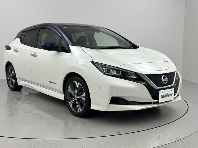 日産 リーフ X 福島県 2018(平30)年 4.8万km ブリリアントホワイトパール/オーロラフレアブルーパール 2トーン /禁煙車　//アラウンドビューモニター//プロパイロットパーキングシステム　//エマージェンシーブレーキ//クルーズコントロール//インテリジェントルームミラー　//車線逸脱支援//純正ナビ/・BT.CD.DVD.USB.AUX/・フルセグTV//シートヒーター(D/N)//ステアリングヒーター　//ドライブレコーダー(前のみ)　//ＥＴＣ　　//ＬＥＤヘッドライト　//ｅペダル//取扱説明書//ドライブレコーダー取扱説明書