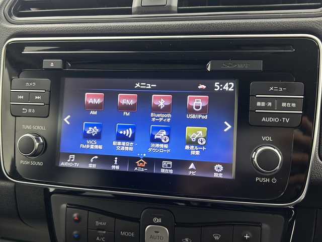 日産 リーフ X 福島県 2018(平30)年 4.8万km ブリリアントホワイトパール/オーロラフレアブルーパール 2トーン /禁煙車　//アラウンドビューモニター//プロパイロットパーキングシステム　//エマージェンシーブレーキ//クルーズコントロール//インテリジェントルームミラー　//車線逸脱支援//純正ナビ/・BT.CD.DVD.USB.AUX/・フルセグTV//シートヒーター(D/N)//ステアリングヒーター　//ドライブレコーダー(前のみ)　//ＥＴＣ　　//ＬＥＤヘッドライト　//ｅペダル//取扱説明書//ドライブレコーダー取扱説明書