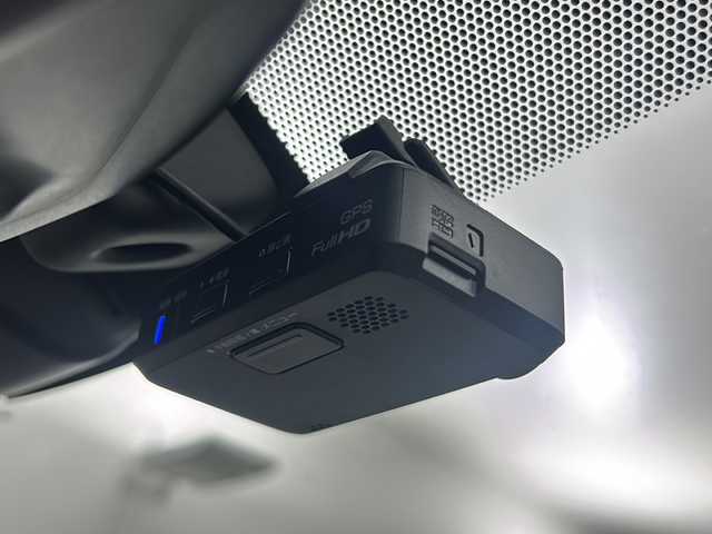 日産 リーフ X 福島県 2018(平30)年 4.8万km ブリリアントホワイトパール/オーロラフレアブルーパール 2トーン /禁煙車　//アラウンドビューモニター//プロパイロットパーキングシステム　//エマージェンシーブレーキ//クルーズコントロール//インテリジェントルームミラー　//車線逸脱支援//純正ナビ/・BT.CD.DVD.USB.AUX/・フルセグTV//シートヒーター(D/N)//ステアリングヒーター　//ドライブレコーダー(前のみ)　//ＥＴＣ　　//ＬＥＤヘッドライト　//ｅペダル//取扱説明書//ドライブレコーダー取扱説明書