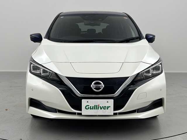日産 リーフ X 福島県 2018(平30)年 4.8万km ブリリアントホワイトパール/オーロラフレアブルーパール 2トーン /禁煙車　//アラウンドビューモニター//プロパイロットパーキングシステム　//エマージェンシーブレーキ//クルーズコントロール//インテリジェントルームミラー　//車線逸脱支援//純正ナビ/・BT.CD.DVD.USB.AUX/・フルセグTV//シートヒーター(D/N)//ステアリングヒーター　//ドライブレコーダー(前のみ)　//ＥＴＣ　　//ＬＥＤヘッドライト　//ｅペダル//取扱説明書//ドライブレコーダー取扱説明書