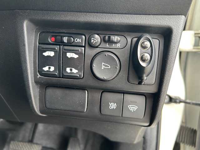 ホンダ フリード Giエアロ 宮城県 2008(平20)年 8万km プレミアムホワイトパール 登録時走行距離７９６９５ｋｍ/CD/DVD/FM/AM/HDD/両側パワースライドドア/ETC/ステアリングリモコン/ドアバイザー/電格ミラー/フォグランプ/フロント無限グリル/無限アルミホイール/AAC/３列目シート