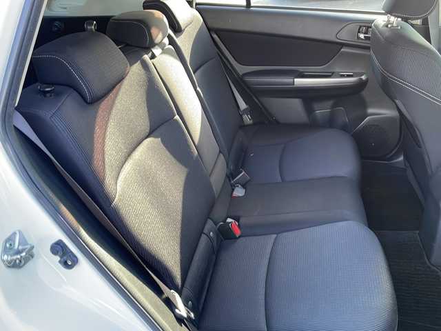 スバル インプレッサ スポーツ 2．0i アイサイト 長野県 2015(平27)年 9.1万km クリスタルホワイトP (株)IDOMが運営する【じしゃロン長野店】の自社ローン専用車両になりますこちらは現金またはオートローンご利用時の価格です。自社ローンご希望の方は別途その旨お申付け下さい/純正ナビ/バックカメラ/ステアリングスイッチ/ETC/クルーズコントロール/純正フロアマット