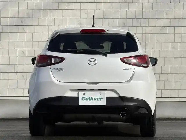 マツダ デミオ XD 岩手県 2015(平27)年 8.5万km スノーフレイクホワイトパールマイカ 禁煙車/4WD/ディーゼル/社外エンジンスターター/純正ナビ/→Bluetooth/FM/AM/AUX/USB/ステアリングスイッチ/横滑り防止装置/トノカバー/〇プッシュスタート/〇電動格納ミラー/〇ウィンカーミラー/〇ドアバイザー/〇フロアマット/〇シガーソケット/〇スマートキー/スペアキー