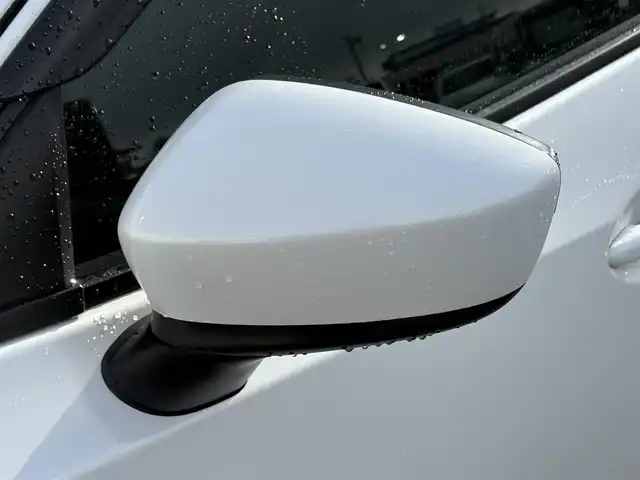 マツダ デミオ XD 岩手県 2015(平27)年 8.5万km スノーフレイクホワイトパールマイカ 禁煙車/4WD/ディーゼル/社外エンジンスターター/純正ナビ/→Bluetooth/FM/AM/AUX/USB/ステアリングスイッチ/横滑り防止装置/トノカバー/〇プッシュスタート/〇電動格納ミラー/〇ウィンカーミラー/〇ドアバイザー/〇フロアマット/〇シガーソケット/〇スマートキー/スペアキー