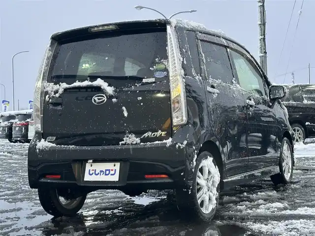 ダイハツ ムーヴ カスタム RS 道北・旭川 2013(平25)年 8万km ブラックマイカメタリック (株)IDOMが運営する【じしゃロン旭川店】の自社ローン対象車両になります。こちらは現金ご利用時の価格です。/自社ローンご希望の方は別途その旨お申付け下さい/　/・純正ナビ(CD/DVD/BT/SD/フルセグ)/・アイドリングストップ/・電動格納ウィンカーミラー/・フロントデアイサー/・リアデフォッガー/・プッシュスタート/・スマートキー1個/・フォグランプ/・オートライト/・現車装着サマータイヤ 純正AW165/55R15