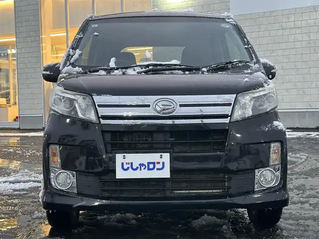 ダイハツ ムーヴ カスタム RS 道北・旭川 2013(平25)年 8万km ブラックマイカメタリック (株)IDOMが運営する【じしゃロン旭川店】の自社ローン対象車両になります。こちらは現金ご利用時の価格です。/自社ローンご希望の方は別途その旨お申付け下さい/　/・純正ナビ(CD/DVD/BT/SD/フルセグ)/・アイドリングストップ/・電動格納ウィンカーミラー/・フロントデアイサー/・リアデフォッガー/・プッシュスタート/・スマートキー1個/・フォグランプ/・オートライト/・現車装着サマータイヤ 純正AW165/55R15