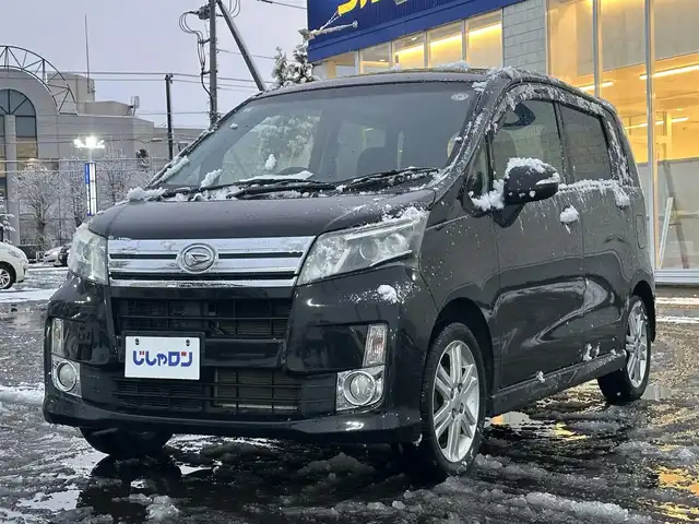 ダイハツ ムーヴ カスタム RS 道北・旭川 2013(平25)年 8万km ブラックマイカメタリック (株)IDOMが運営する【じしゃロン旭川店】の自社ローン対象車両になります。こちらは現金ご利用時の価格です。/自社ローンご希望の方は別途その旨お申付け下さい/　/・純正ナビ(CD/DVD/BT/SD/フルセグ)/・アイドリングストップ/・電動格納ウィンカーミラー/・フロントデアイサー/・リアデフォッガー/・プッシュスタート/・スマートキー1個/・フォグランプ/・オートライト/・現車装着サマータイヤ 純正AW165/55R15