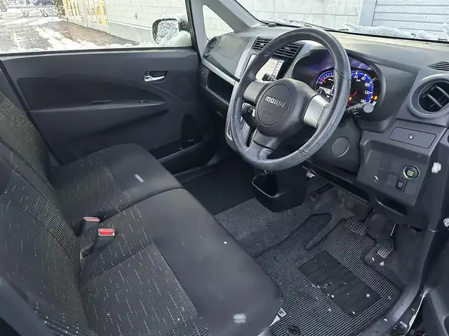 ダイハツ ムーヴ カスタム RS 道北・旭川 2013(平25)年 8万km ブラックマイカメタリック (株)IDOMが運営する【じしゃロン旭川店】の自社ローン対象車両になります。こちらは現金ご利用時の価格です。/自社ローンご希望の方は別途その旨お申付け下さい/　/・純正ナビ(CD/DVD/BT/SD/フルセグ)/・アイドリングストップ/・電動格納ウィンカーミラー/・フロントデアイサー/・リアデフォッガー/・プッシュスタート/・スマートキー1個/・フォグランプ/・オートライト/・現車装着サマータイヤ 純正AW165/55R15