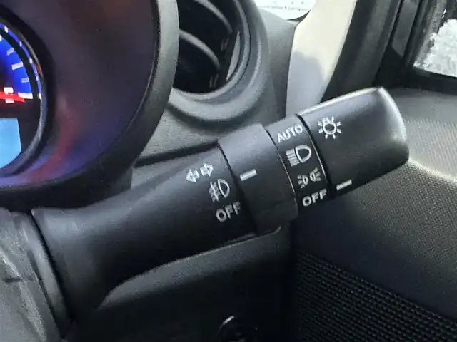 ダイハツ ムーヴ カスタム RS 道北・旭川 2013(平25)年 8万km ブラックマイカメタリック (株)IDOMが運営する【じしゃロン旭川店】の自社ローン対象車両になります。こちらは現金ご利用時の価格です。/自社ローンご希望の方は別途その旨お申付け下さい/　/・純正ナビ(CD/DVD/BT/SD/フルセグ)/・アイドリングストップ/・電動格納ウィンカーミラー/・フロントデアイサー/・リアデフォッガー/・プッシュスタート/・スマートキー1個/・フォグランプ/・オートライト/・現車装着サマータイヤ 純正AW165/55R15