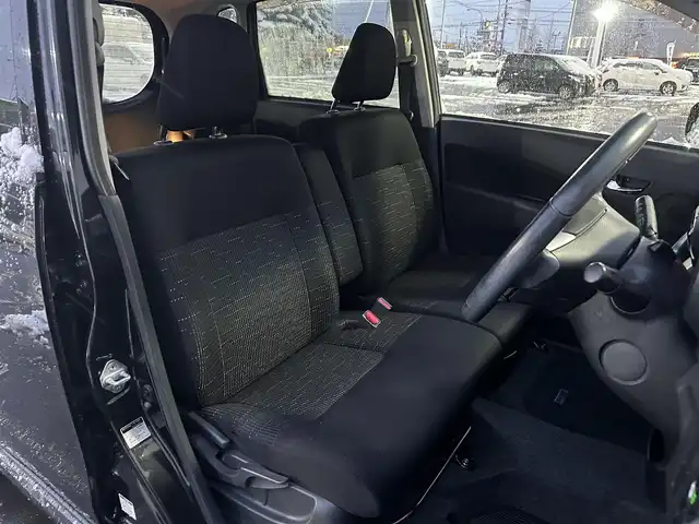 ダイハツ ムーヴ カスタム RS 道北・旭川 2013(平25)年 8万km ブラックマイカメタリック (株)IDOMが運営する【じしゃロン旭川店】の自社ローン対象車両になります。こちらは現金ご利用時の価格です。/自社ローンご希望の方は別途その旨お申付け下さい/　/・純正ナビ(CD/DVD/BT/SD/フルセグ)/・アイドリングストップ/・電動格納ウィンカーミラー/・フロントデアイサー/・リアデフォッガー/・プッシュスタート/・スマートキー1個/・フォグランプ/・オートライト/・現車装着サマータイヤ 純正AW165/55R15