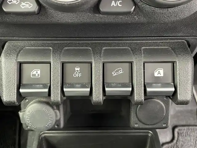 スズキ ジムニー XC 富山県 2019(平31)年 4.3万km ジャングルグリーン 社外ナビ（AM/FM/DVD/BT/フルセグ）/ドライブレコーダー/ETC/D/N席シートヒーター/衝突被害軽減システム/クルーズコントロール/レーンキープアシスト/横滑り防止装置/純正アルミホイール/純正フロアマット/オートLEDライト/フォグライト/革巻きステアリング/ステアリングスイッチ/スマートキー/スペアキー