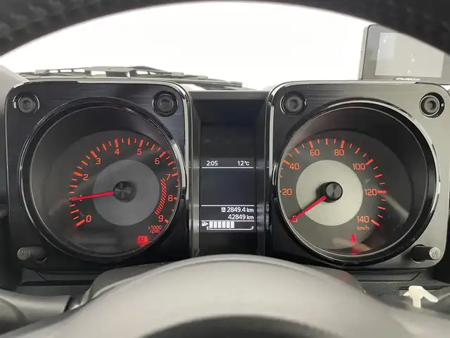 スズキ ジムニー XC 富山県 2019(平31)年 4.3万km ジャングルグリーン 社外ナビ（AM/FM/DVD/BT/フルセグ）/ドライブレコーダー/ETC/D/N席シートヒーター/衝突被害軽減システム/クルーズコントロール/レーンキープアシスト/横滑り防止装置/純正アルミホイール/純正フロアマット/オートLEDライト/フォグライト/革巻きステアリング/ステアリングスイッチ/スマートキー/スペアキー