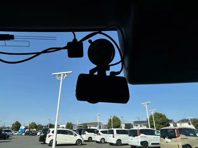 ダイハツ タフト G ターボ クロムベンチャー 群馬県 2022(令4)年 2万km レイクブルーメタリック 社外ナビ/　(AM/FM/BT/TV/CD/DVD/SD)/ガラスルーフ/ルーフレール/パノラミックビューモニター/スマートアシスト/衝突警報機能/衝突回避支援ブレーキ機能/ブレーキ制御付き誤発進抑制/車線逸脱抑制制御機能/車線逸脱警報/先行車発進お知らせ機能/ふらつき警報/レーンキープコントロール/コーナーセンサー/レーダークルーズコントロール/標識認識機能/ETC/前後ドライブレコーダー/社外フロアマット/純正ドアバイザー/前席シートヒーター/ステアリングリモコン/AUTOライト/LEDヘッドライト/スペアキー