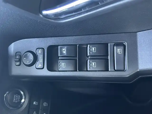 ダイハツ タフト G ターボ クロムベンチャー 群馬県 2022(令4)年 2万km レイクブルーメタリック 社外ナビ/　(AM/FM/BT/TV/CD/DVD/SD)/ガラスルーフ/ルーフレール/パノラミックビューモニター/スマートアシスト/衝突警報機能/衝突回避支援ブレーキ機能/ブレーキ制御付き誤発進抑制/車線逸脱抑制制御機能/車線逸脱警報/先行車発進お知らせ機能/ふらつき警報/レーンキープコントロール/コーナーセンサー/レーダークルーズコントロール/標識認識機能/ETC/前後ドライブレコーダー/社外フロアマット/純正ドアバイザー/前席シートヒーター/ステアリングリモコン/AUTOライト/LEDヘッドライト/スペアキー