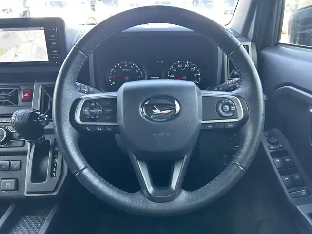 ダイハツ タフト G ターボ クロムベンチャー 群馬県 2022(令4)年 2万km レイクブルーメタリック 社外ナビ/　(AM/FM/BT/TV/CD/DVD/SD)/ガラスルーフ/ルーフレール/パノラミックビューモニター/スマートアシスト/衝突警報機能/衝突回避支援ブレーキ機能/ブレーキ制御付き誤発進抑制/車線逸脱抑制制御機能/車線逸脱警報/先行車発進お知らせ機能/ふらつき警報/レーンキープコントロール/コーナーセンサー/レーダークルーズコントロール/標識認識機能/ETC/前後ドライブレコーダー/社外フロアマット/純正ドアバイザー/前席シートヒーター/ステアリングリモコン/AUTOライト/LEDヘッドライト/スペアキー