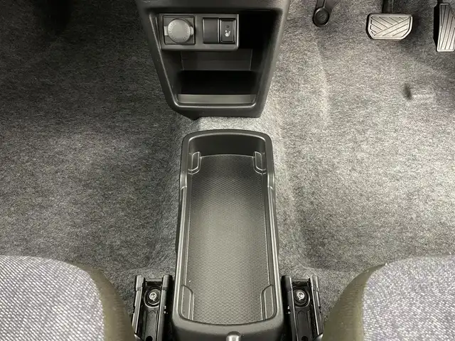 スズキ アルト ハイブリッドS 福島県 2022(令4)年 0.9万km アーバンブラウンパールメタリック 2トーン スズキセーフティサポート/・デュアルセンサー/・ブレーキサポートII/・前後誤発進抑制機能/・後退時ブレーキサポート/・ハイビームアシスト/・車線逸脱防止機能/・ふらつき警報/・先行車発進お知らせ機能/・コーナーセンサー/純正7インチディスプレイオーディオ/・BT/USB/Android Auto/Apple CarPlay/AM/FM/オートライト/・ヘッドライトレベライザー/シートヒーター/バックカメラ/ハンドルリモコン/スペアキー