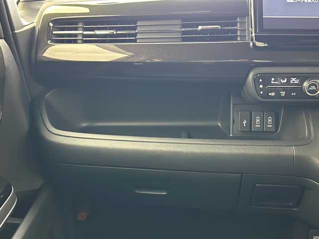 ホンダ Ｎ ＢＯＸ カスタム G EX ターボ ホンダセンシング 宮城県 2019(平31)年 2万km クリスタルブラックパール 純正8型ナビ/・BT接続/フルセグTV/ミュージックプレイヤー接続/両側パワースライドドア/ホンダセンシング/・衝突軽減ブレーキ/・アダプティブクルーズコントロール/・路外逸脱抑制機能/・オートハイビーム/助手席スーパースライドシート/ハーフレザーシート/パドルシフト/充電用USBポート/LEDヘッドライト/フォグランプ/シーケンシャルターンランプ/純正15インチアルミホイール/禁煙車