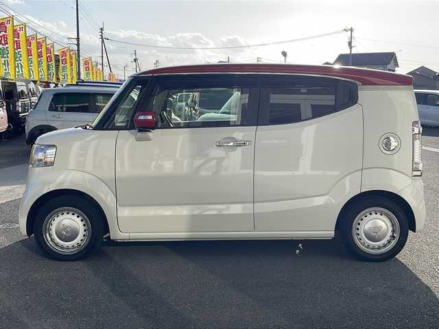 ホンダ Ｎ ＢＯＸ スラッシュ G Lインテリアカラーパッケージ 香川県 2017(平29)年 7.6万km プレミアムホワイトパールⅡ パナソニック製SDナビゲーション（CN-RE03D）/【AM/FM/フルセグ/BT/CD/DVD】/衝突回避支援システム/エマージェンシーストップシグナル/VSA（車両挙動安定化制御システム）/電子制御パーキングブレーキ/バックカメラ/ビルトインETC/LEDヘッドライト/オートヘッドライト/レザー調シート/ベンチシート/純正フロアマット/電動格納ミラー/スマートキー/プッシュスタート