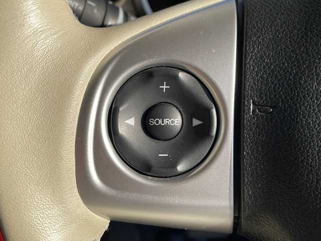 ホンダ Ｎ ＢＯＸ スラッシュ G Lインテリアカラーパッケージ 香川県 2017(平29)年 7.6万km プレミアムホワイトパールⅡ パナソニック製SDナビゲーション（CN-RE03D）/【AM/FM/フルセグ/BT/CD/DVD】/衝突回避支援システム/エマージェンシーストップシグナル/VSA（車両挙動安定化制御システム）/電子制御パーキングブレーキ/バックカメラ/ビルトインETC/LEDヘッドライト/オートヘッドライト/レザー調シート/ベンチシート/純正フロアマット/電動格納ミラー/スマートキー/プッシュスタート