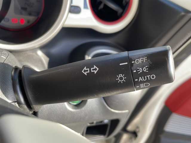 ホンダ Ｎ ＢＯＸ スラッシュ G Lインテリアカラーパッケージ 香川県 2017(平29)年 7.6万km プレミアムホワイトパールⅡ パナソニック製SDナビゲーション（CN-RE03D）/【AM/FM/フルセグ/BT/CD/DVD】/衝突回避支援システム/エマージェンシーストップシグナル/VSA（車両挙動安定化制御システム）/電子制御パーキングブレーキ/バックカメラ/ビルトインETC/LEDヘッドライト/オートヘッドライト/レザー調シート/ベンチシート/純正フロアマット/電動格納ミラー/スマートキー/プッシュスタート