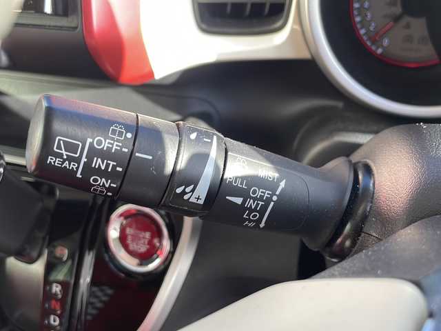 ホンダ Ｎ ＢＯＸ スラッシュ G Lインテリアカラーパッケージ 香川県 2017(平29)年 7.6万km プレミアムホワイトパールⅡ パナソニック製SDナビゲーション（CN-RE03D）/【AM/FM/フルセグ/BT/CD/DVD】/衝突回避支援システム/エマージェンシーストップシグナル/VSA（車両挙動安定化制御システム）/電子制御パーキングブレーキ/バックカメラ/ビルトインETC/LEDヘッドライト/オートヘッドライト/レザー調シート/ベンチシート/純正フロアマット/電動格納ミラー/スマートキー/プッシュスタート