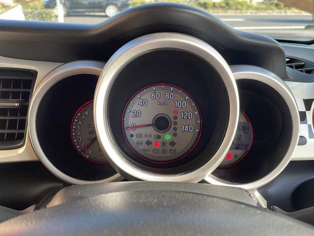 ホンダ Ｎ ＢＯＸ スラッシュ G Lインテリアカラーパッケージ 香川県 2017(平29)年 7.6万km プレミアムホワイトパールⅡ パナソニック製SDナビゲーション（CN-RE03D）/【AM/FM/フルセグ/BT/CD/DVD】/衝突回避支援システム/エマージェンシーストップシグナル/VSA（車両挙動安定化制御システム）/電子制御パーキングブレーキ/バックカメラ/ビルトインETC/LEDヘッドライト/オートヘッドライト/レザー調シート/ベンチシート/純正フロアマット/電動格納ミラー/スマートキー/プッシュスタート