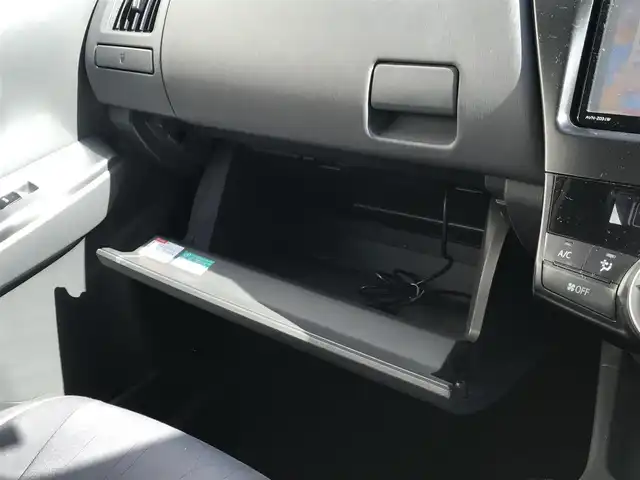 トヨタ プリウス α G 富山県 2013(平25)年 8.7万km シルバーM 社外ナビ/フルセグTV/Bluetooth/バックカメラ/ドライブレコーダー/クルーズコントロール/プッシュスタート/スマートキー/オートライト/ウインカーミラー/電動格納ミラー/フォグランプ/三列シート/　　　　　　　