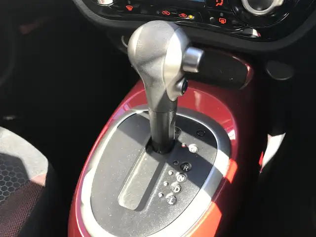 日産 ジューク 15RX パーソナライズパック 富山県 2013(平25)年 5.7万km パッションレッド 純正ナビ/フルセグTV/Bluetooth/バックカメラ/ドライブレコーダー/スマートキー/プッシュスタート/横滑り防止装置/ETC/アイドリングストップ/ヘッドライトレベライザー/電動格納ミラー