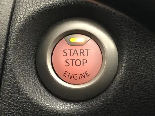 日産 ノート メダリスト 愛知県 2014(平26)年 5.5万km ブリリアントホワイトパール 純正ナビ（フルセグTV・Bluetooth・USB・CD・DVD・AUX）/全方位カメラ/コーナーセンサー/ドライブレコーダー/ETC/ハーフレザーシート/オートライト/フォグランプ/純正フロアマット/スマートキー/プッシュスタート/アームレスト/オートエアコン