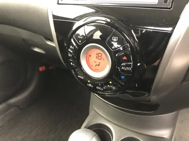 日産 ノート メダリスト 愛知県 2014(平26)年 5.5万km ブリリアントホワイトパール 純正ナビ（フルセグTV・Bluetooth・USB・CD・DVD・AUX）/全方位カメラ/コーナーセンサー/ドライブレコーダー/ETC/ハーフレザーシート/オートライト/フォグランプ/純正フロアマット/スマートキー/プッシュスタート/アームレスト/オートエアコン