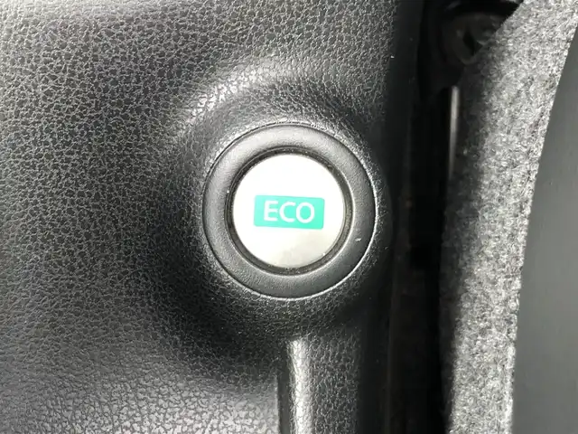 日産 ノート メダリスト 愛知県 2014(平26)年 5.5万km ブリリアントホワイトパール 純正ナビ（フルセグTV・Bluetooth・USB・CD・DVD・AUX）/全方位カメラ/コーナーセンサー/ドライブレコーダー/ETC/ハーフレザーシート/オートライト/フォグランプ/純正フロアマット/スマートキー/プッシュスタート/アームレスト/オートエアコン